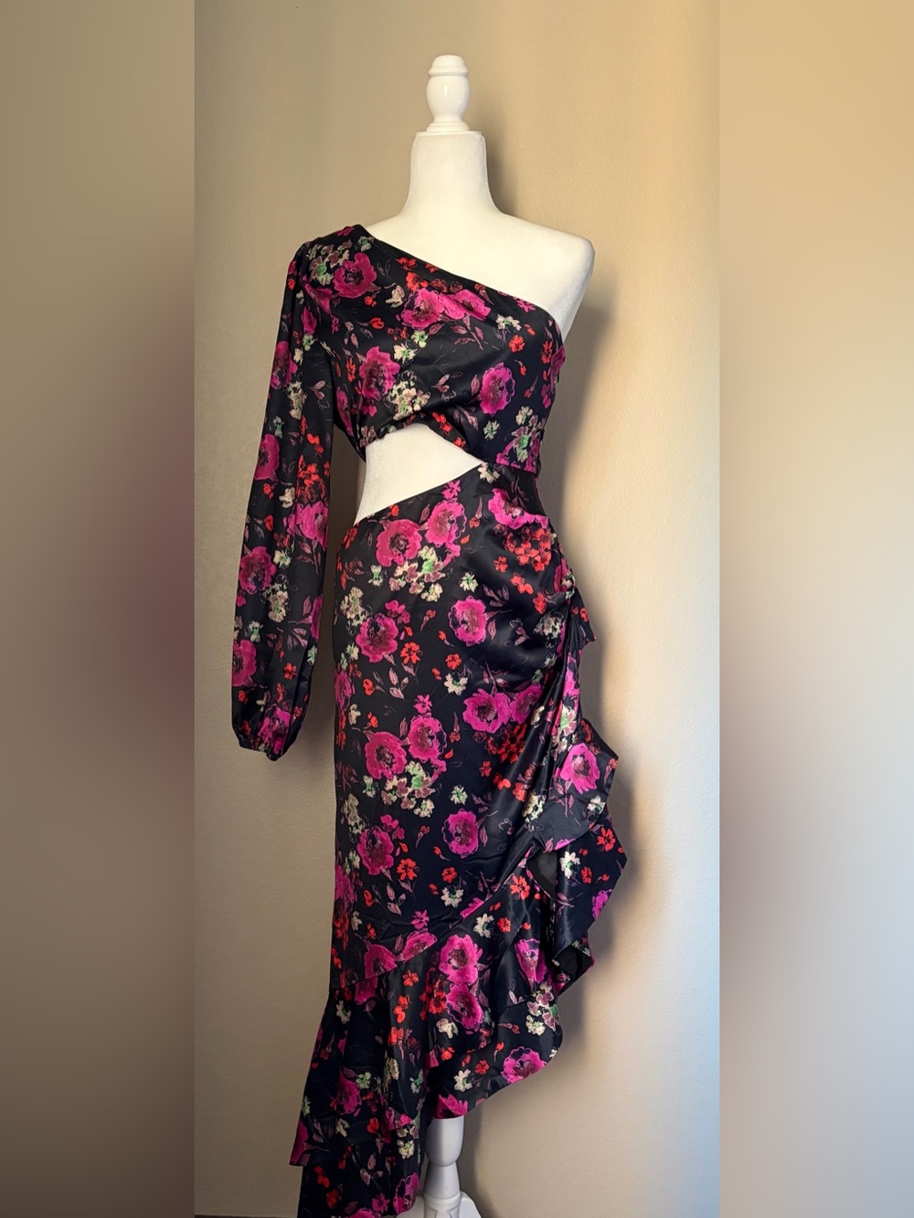 VICI One Shoulder Floral Cutout Ruffle Satin Midi Dress Black Pink Medium